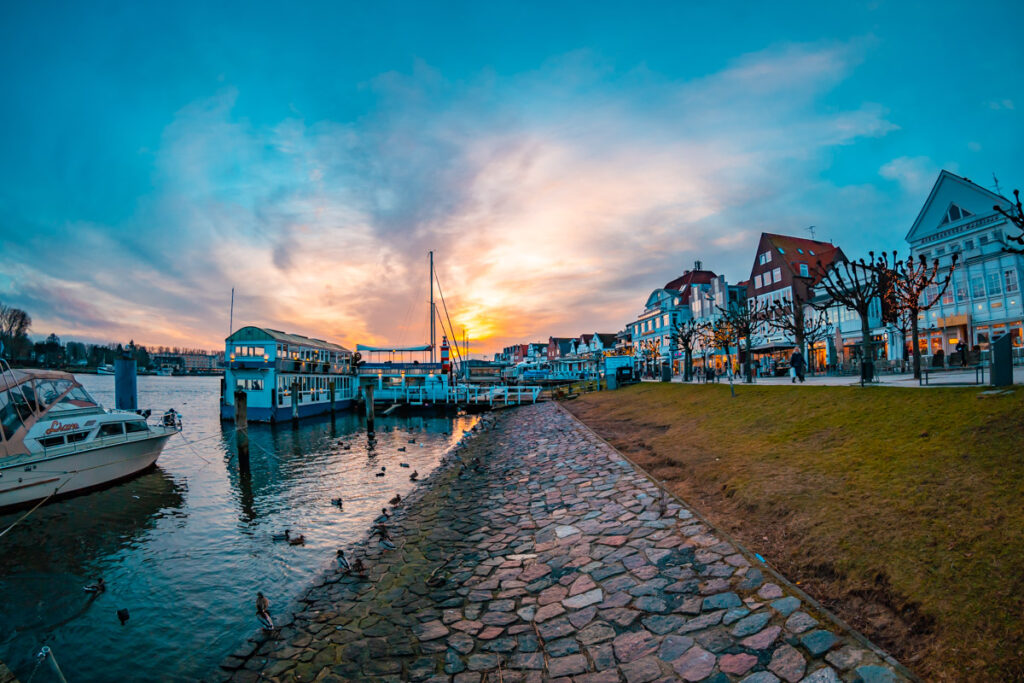 Leinwand Travemünde 2 – Leinwand von Hennen Arts